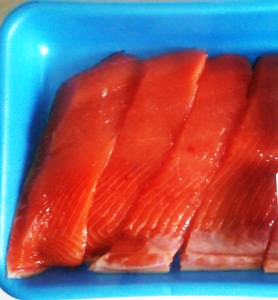 コストコ隠れ人気 北海道産 天然生秋鮭は秋限定 刺身 冷凍できる おすすめレシピと半身切身一匹の値段 コストコトリコ 節約しながらコストコ おすすめ商品を紹介するブログ